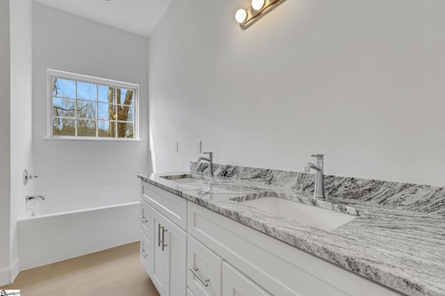 105 Poplar Springs Drive, Mauldin, SC 29662