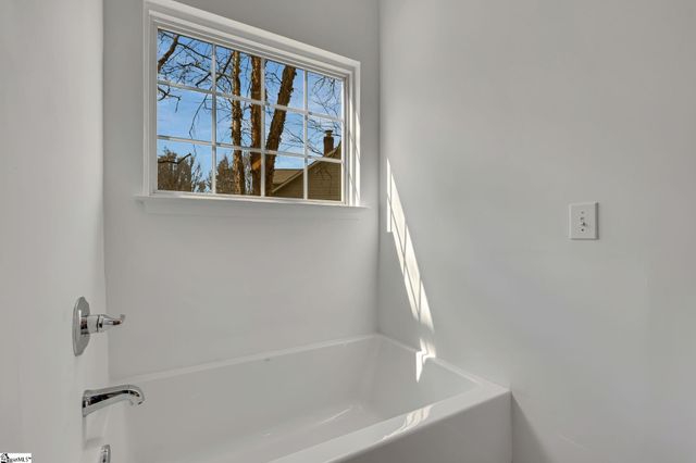 105 Poplar Springs Drive, Mauldin, SC 29662