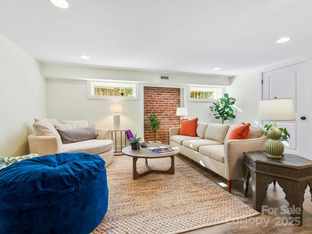 46 Belmont Avenue, Asheville, NC 28806