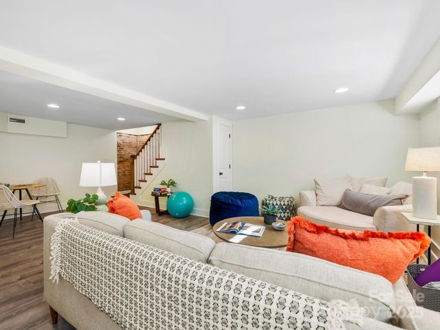 46 Belmont Avenue, Asheville, NC 28806