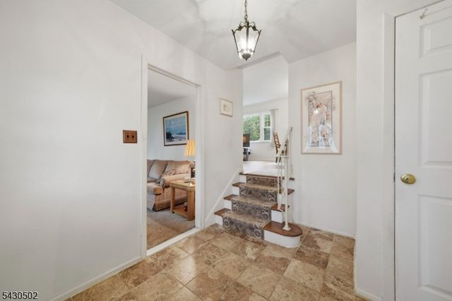 32 Crestwood Ave, Nutley Twp., NJ 07110