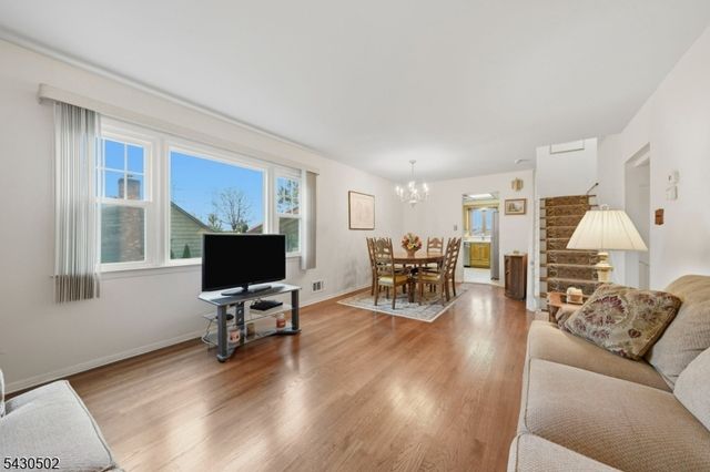 32 Crestwood Ave, Nutley Twp., NJ 07110