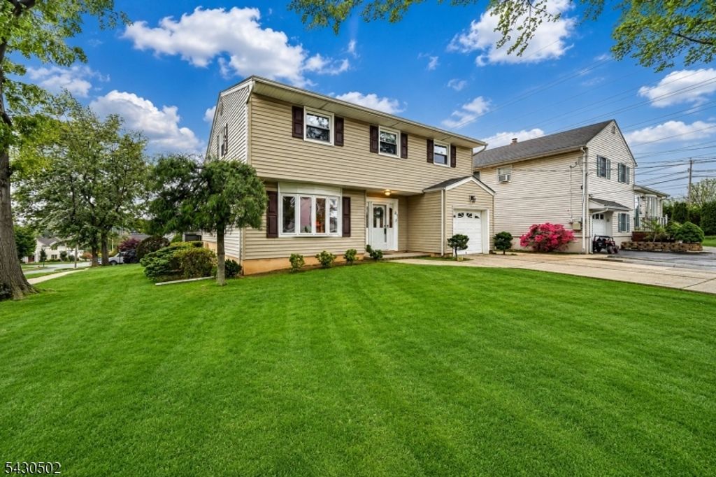 32 Crestwood Ave, Nutley Twp., NJ 07110