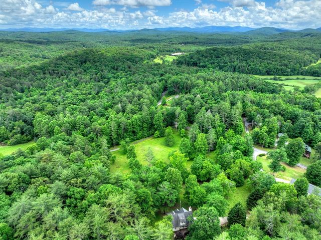 94 Old Place Drive, Blue Ridge, GA 30513