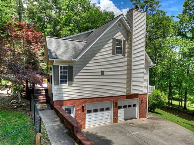 94 Old Place Drive, Blue Ridge, GA 30513