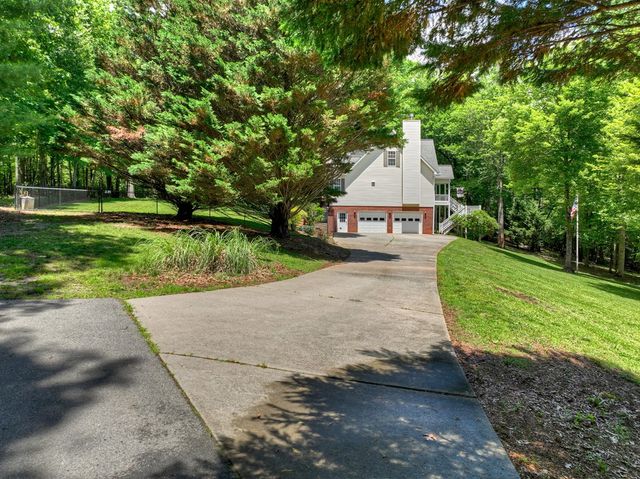 94 Old Place Drive, Blue Ridge, GA 30513