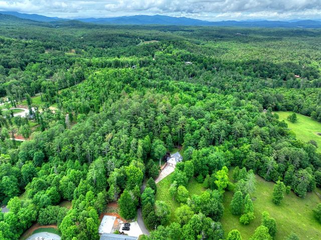 94 Old Place Drive, Blue Ridge, GA 30513