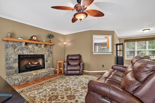 94 Old Place Drive, Blue Ridge, GA 30513