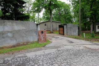 208 Holliday Way, Carrollton, GA 30116