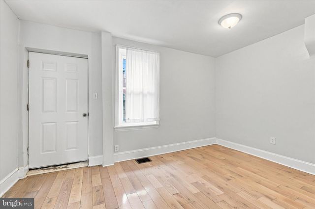 3713 LANCASTER AVE, Philadelphia, PA 19104