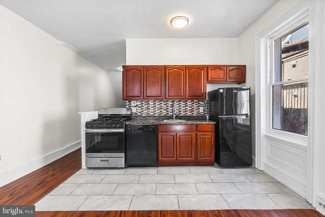 3713 LANCASTER AVE, Philadelphia, PA 19104