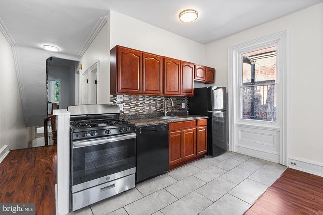 3713 LANCASTER AVE, Philadelphia, PA 19104