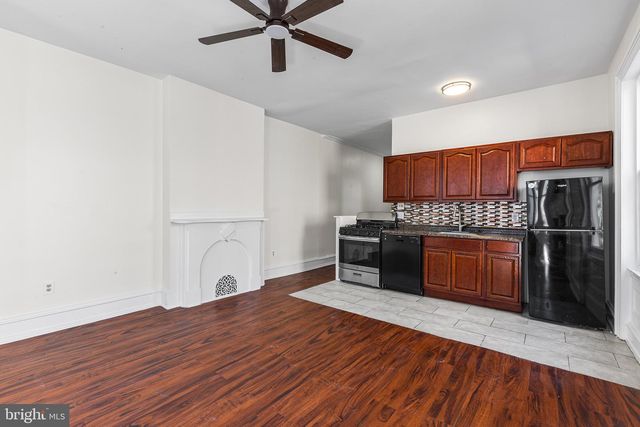 3713 LANCASTER AVE, Philadelphia, PA 19104