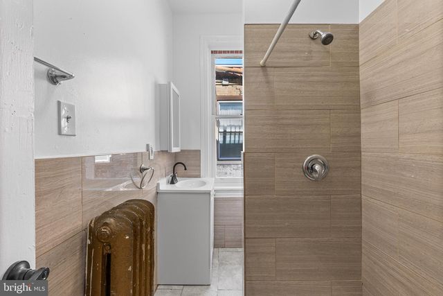 3713 LANCASTER AVE, Philadelphia, PA 19104