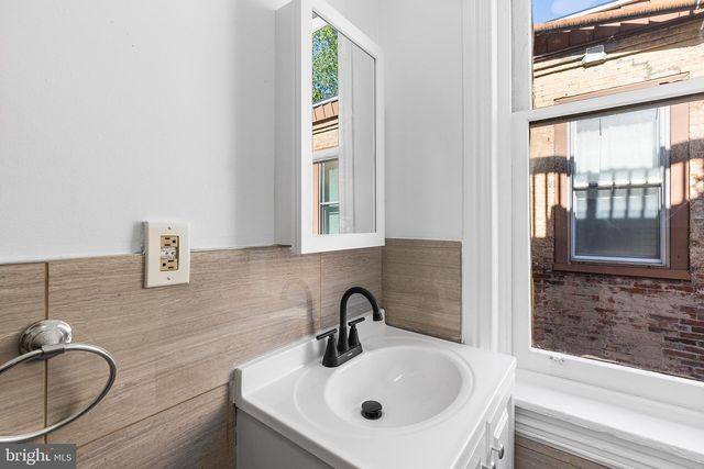 3713 LANCASTER AVE, Philadelphia, PA 19104