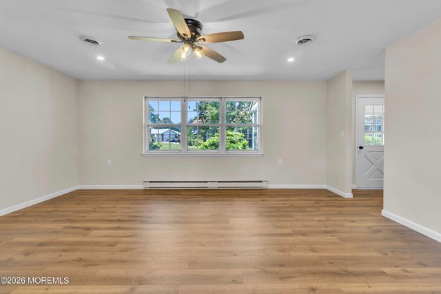 27 Cambridge Circle D, Manchester, NJ 08759