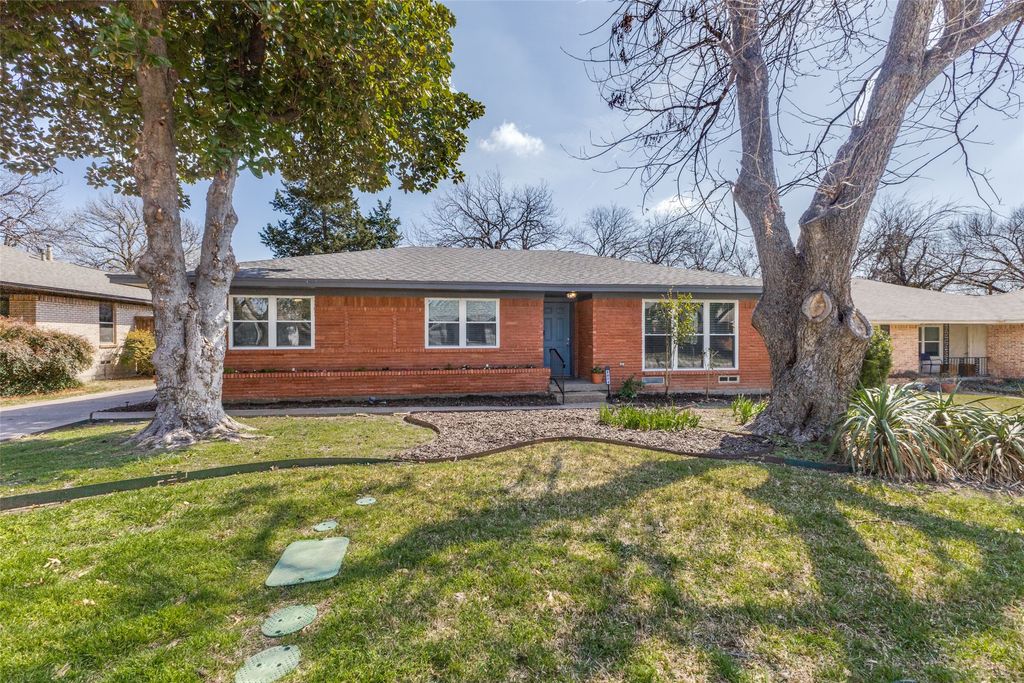 8024 Hunnicut Road, Dallas, TX 75228