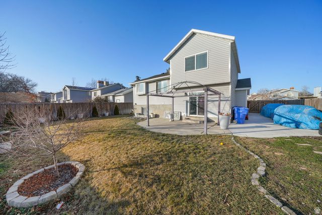 5661 W SUNKIST DR, Kearns, UT 84118