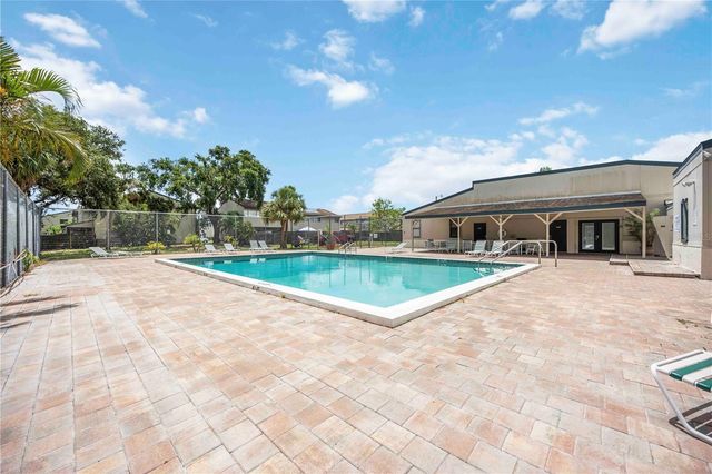 6860 WHITMAN COURT 32B, Sarasota, FL 34243