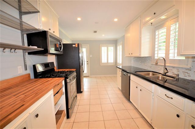 1902 Coulcrest Drive, Houston, TX 77055