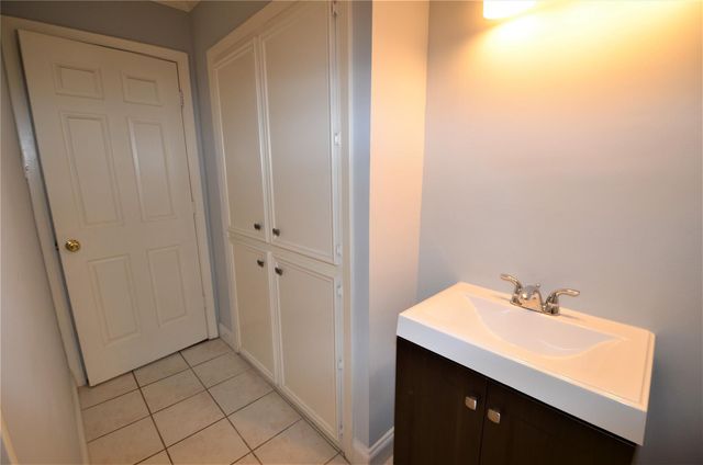 1902 Coulcrest Drive, Houston, TX 77055