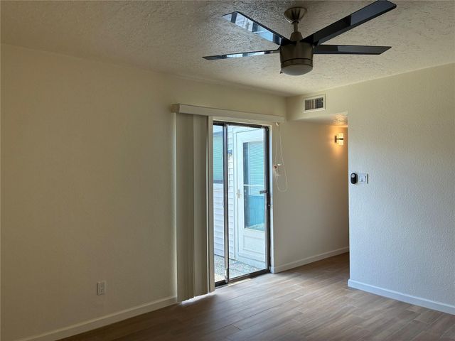 6401 Deihl Road 1011, Houston, TX 77092
