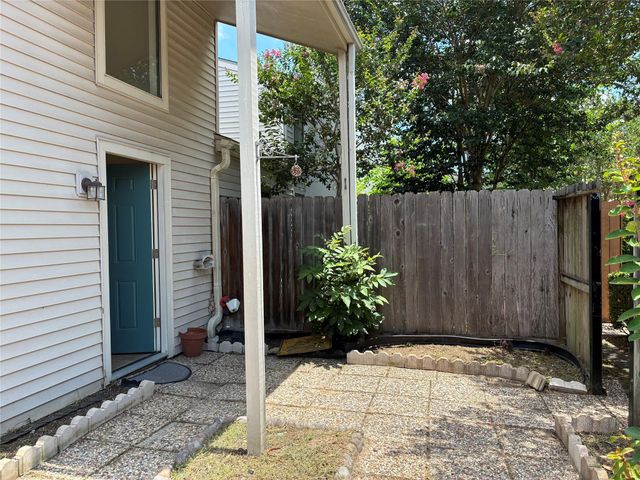 6401 Deihl Road 1011, Houston, TX 77092