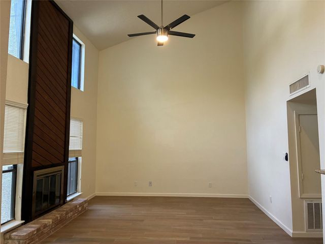 6401 Deihl Road 1011, Houston, TX 77092