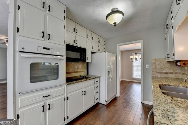 2325 Sussex Court, Snellville, GA 30078