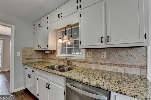 2325 Sussex Court, Snellville, GA 30078