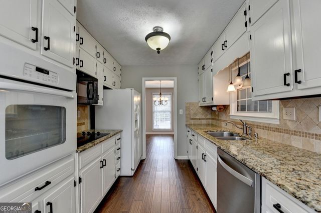 2325 Sussex Court, Snellville, GA 30078