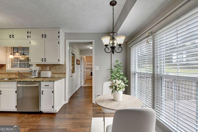 2325 Sussex Court, Snellville, GA 30078