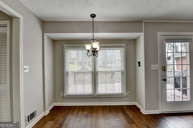 2325 Sussex Court, Snellville, GA 30078