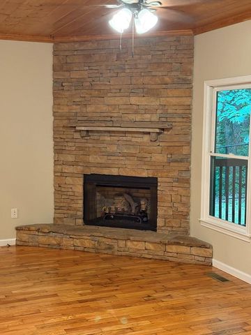 1013 Hwy 60, Suches, GA 30512