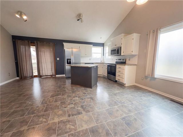 16072 W 156th Terrace, Olathe, KS 66062