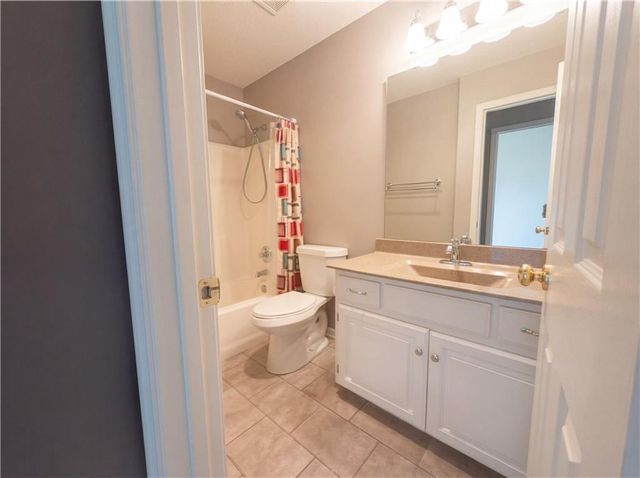 16072 W 156th Terrace, Olathe, KS 66062