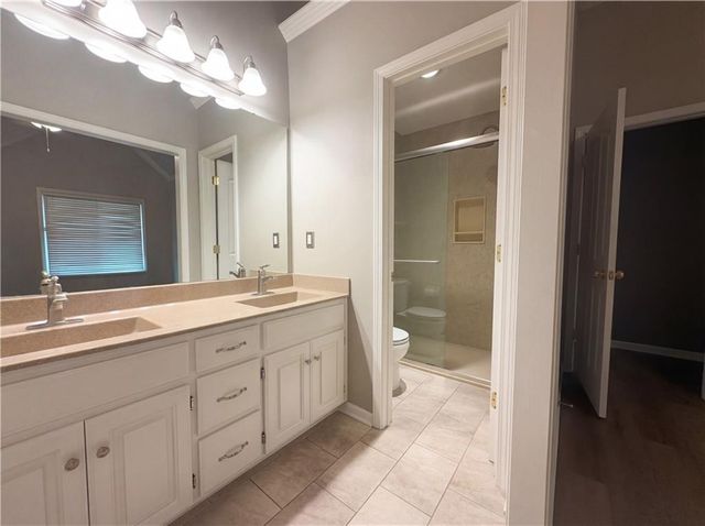 16072 W 156th Terrace, Olathe, KS 66062