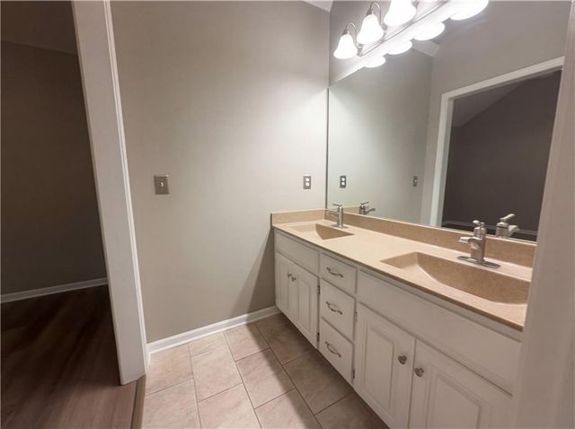 16072 W 156th Terrace, Olathe, KS 66062