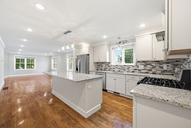 305 Lynn St, Malden, MA 02148