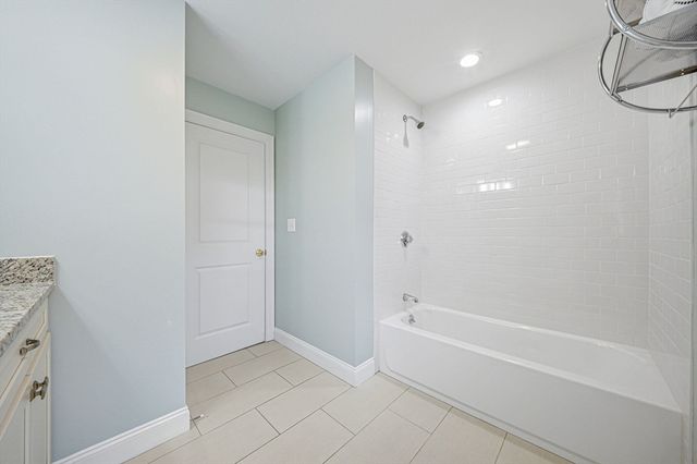 305 Lynn St, Malden, MA 02148