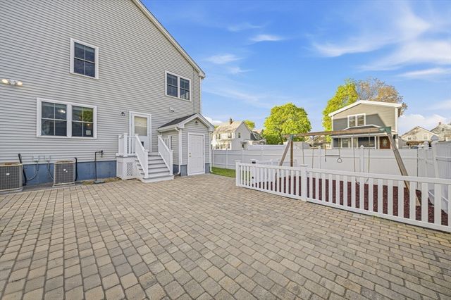 305 Lynn St, Malden, MA 02148