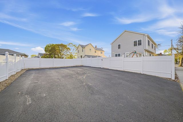 305 Lynn St, Malden, MA 02148