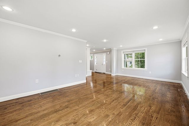 305 Lynn St, Malden, MA 02148