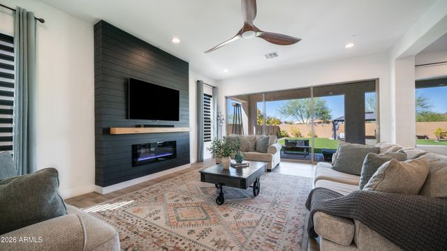5928 E SIERRA MORENA Street, Mesa, AZ 85215