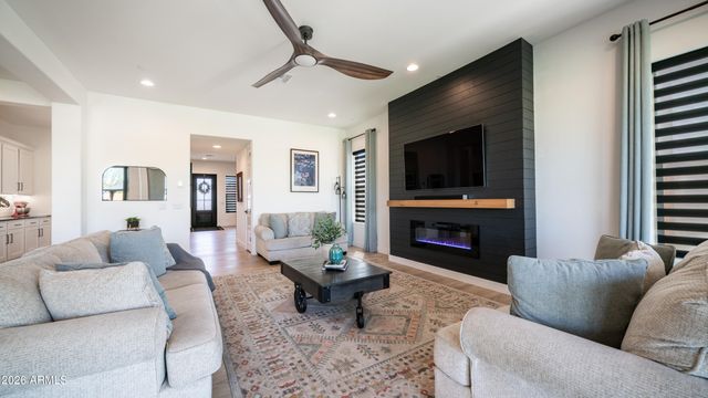 5928 E SIERRA MORENA Street, Mesa, AZ 85215