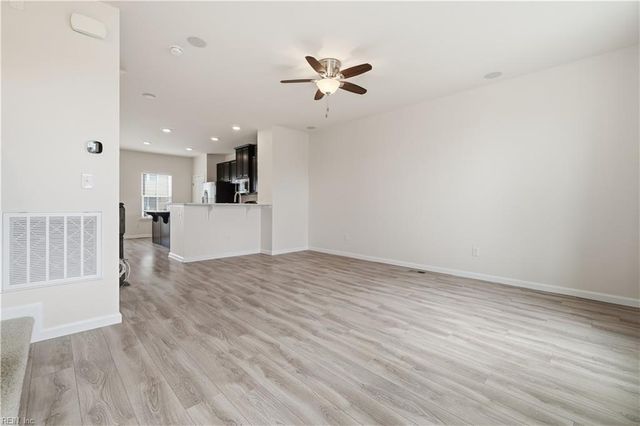 669 Mill Creek PW, Chesapeake, VA 23323