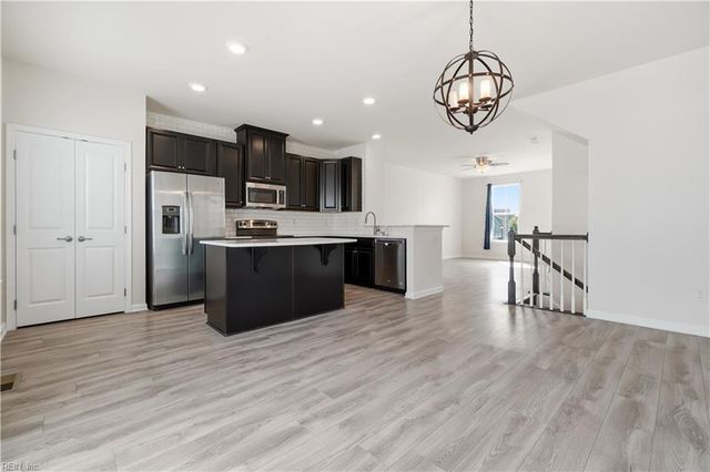 669 Mill Creek PW, Chesapeake, VA 23323