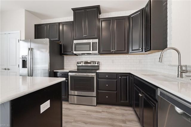 669 Mill Creek PW, Chesapeake, VA 23323