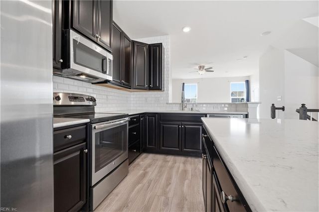 669 Mill Creek PW, Chesapeake, VA 23323