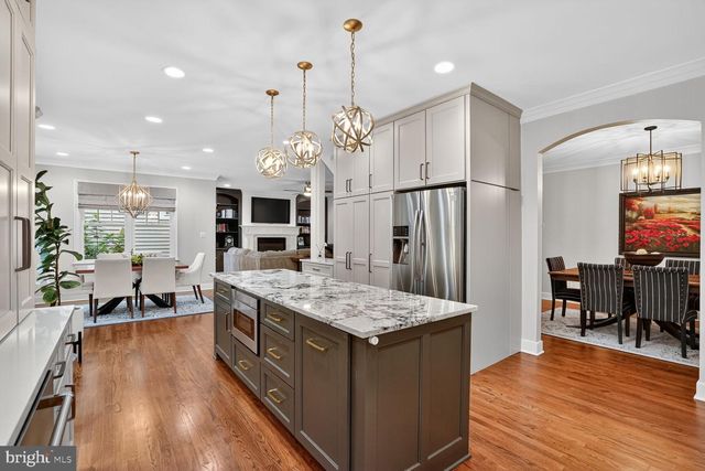 1324 RED HAWK CIR, Reston, VA 20194